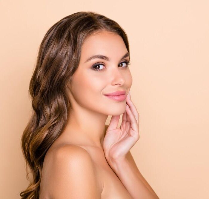 Maintaining a Youthful Glow with Premium Anti-Aging Skincare Essentials